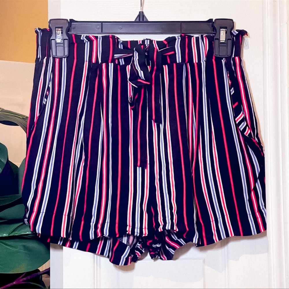 💙🆕Ambiance appaxel Black, red, and blue stripped shorts size S